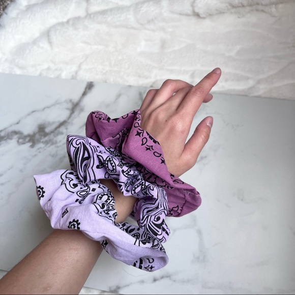 Handmade Paisley Bandana Scrunchies Bleach Dyed Tie Dyed Muted Earthy SKU 5567 - Picture 4 of 6